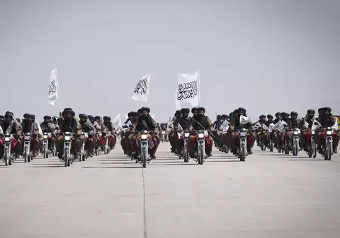 Donald Trump îi amenință pe talibani cu „lucruri grave”, dacă nu „restituie” o bază aeriană folosită de Statele Unite până la retragerea din Afganistan