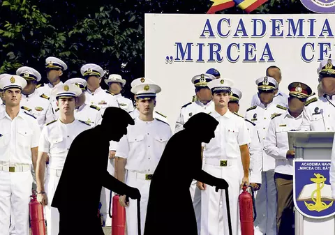 Cum a ajuns un cuplu de 88 și 89 de ani din Eforie Sud furnizor privilegiat al Armatei: stingătoare de incendiu vândute cu prețuri peste cele de pe piață. MApN: „Vom face audit” 