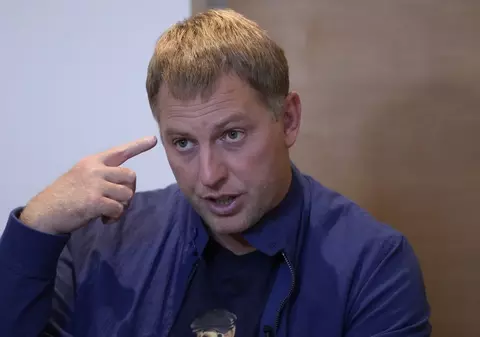 Serviciile secrete franceze au dejucat în ultimul moment un complot privind asasinarea omului care expune teroarea din închisorile din Rusia. Patru bărbați au fost arestați