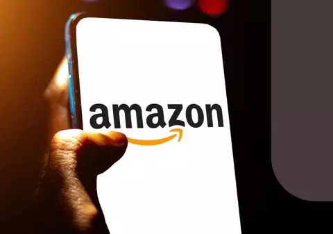 Efectele inteligenței artificiale: Amazon dă afară 30.000 de oameni, o zecime din totalul joburilor de birou din cadrul companiei