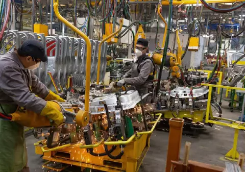 Industria auto mondială, aproape de a fi pusă pe butuci de China