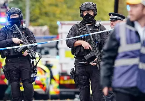 Atac la o sinagogă din Manchester: doi oameni au murit, alți doi au fost răniți. Suspectul a fost împușcat de poliție | VIDEO