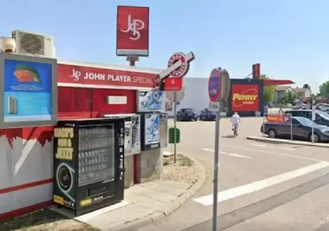 Amenda primită de o șoferiță care a oprit să-și ia țigări de la un automat, în Austria: „Este pur și simplu jaf”