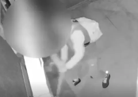 Un bărbat din Iași a spart 5 magazine și a furat bunuri de mii de euro într-o singură noapte. Prins de polițiști, el a explicat că a acționat „din curiozitate”