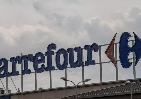 De ce pleacă Carrefour din România: „Măcelăria e goală”, explică economistul Cristian Păun