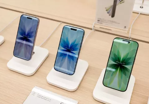 Cât costă un iPhone 17 la eMAG înainte de Black Friday 2025