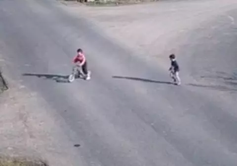 Ultimele imagini cu cei doi copii în viață care au murit în balta din Vaslui | VIDEO