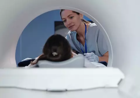 „CASS: Centrul de Așteptări și Sictir”. O mamă povestește calvarul prin care a trecut pentru un RMN pentru copil, în România