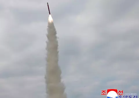 Coreea de Nord a testat rachete de croazieră, înaintea vizitei lui Trump în Coreea de Sud: „Întărim neîncetat postura de luptă nucleară”