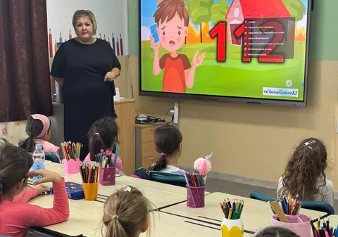 Când „Școala Altfel” devine școala bunului-simț. Cum a organizat o învățătoare de la țară activități gratuite pentru toți elevii: „Cine spune că nu se poate minte”