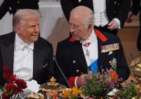 Directorul unui muzeu din SUA, forțat să demisioneze pentru că nu l-a lăsat pe Donald Trump să-i ofere regelui Charles o sabie