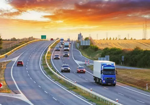 Transport internațional la adresă: soluții moderne pentru mobilitate europeană