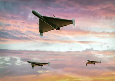 Drone misterioase amenință aeroporturile europene: Rusia intensifică atacurile nocturne cu UAV-uri