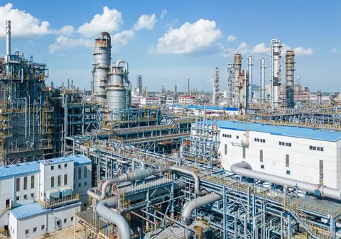 Companiile de stat din China au suspendat achizițiile de petrol din Rusia, după sancțiunile impuse de Donald Trump