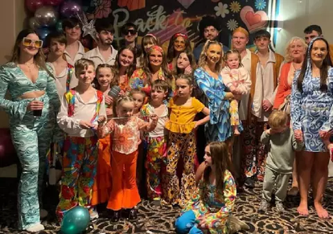Cât a plătit familia cu 22 de copii și 11 nepoți pentru o vacanță la Disney World: „Cei mici au fost amendați din cauză că au lipsit de la școală”