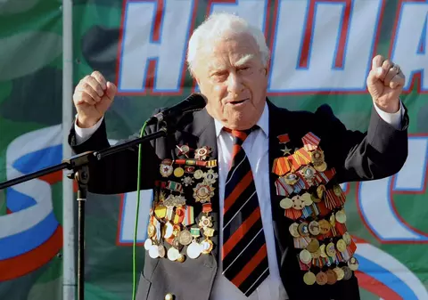 Sosia lui Stalin a murit la 102 ani: „A fost o onoare, eram mândru că semăn cu liderul. Am avut totul, cu excepția urechilor prea mici”