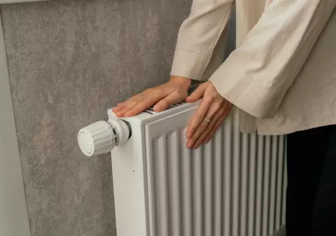 Două spitale din București şi sute de blocuri nu au în continuare apă caldă şi căldură. Când se va rezolva situația