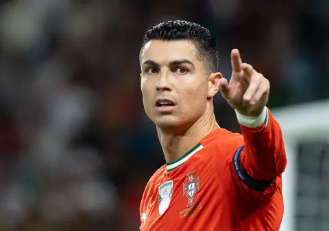 Cel mai bogat fotbalist din lume, fost jucător la Arsenal, are o avere de 10 ori mai mare decât Ronaldo