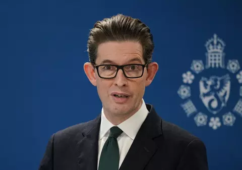 China vânează politicieni britanici cu bani și beneficii: MI5 vorbește despre o campanie „necruțătoare”