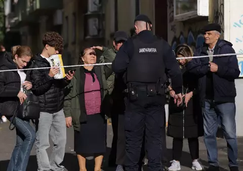 Locatară din Rahova, după explozie: Au căzut pietre, geamurile când s-au spart a intrat praful