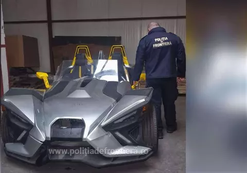 O mașină ca în Războiul Stelelor dispărută în Canada a fost găsită într-un container din Portul Constanța