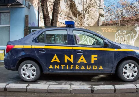 A cerut 3.000 de lei ca „să închidă ochii”. Cum a fost prins în flagrant un inspector ANAF din București