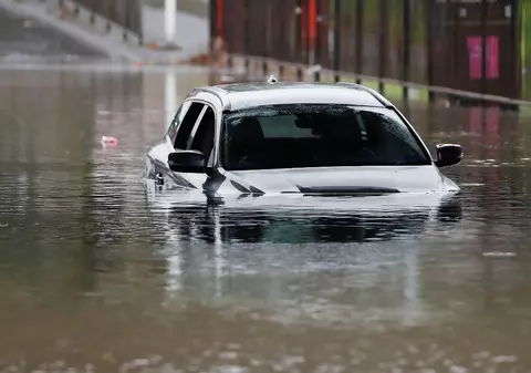 Român, erou în Italia, unde a salvat un tată și pe fiica sa nevăzătoare dintr-o mașină înghițită de ape: „Mulți doar filmau fără să intervină"