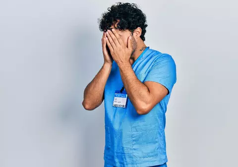 Un chirurg de la Spitalul Sf. Ioan se luptă de trei luni să cumpere un simplu scaun pentru sala de operații: „Exasperat de faptul că unii pacienți mă hărțuiesc de-a dreptul cu șpaga”