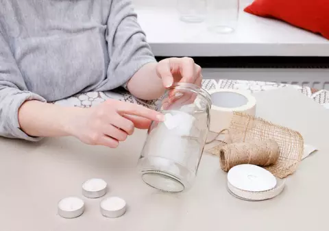 Moduri creative de a refolosi borcanele de sticlă