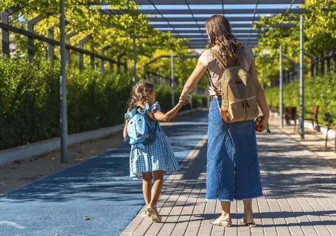 Cum să îi faci pe copii să te asculte. Greșeala pe care o fac mulți părinți când spun „nu”