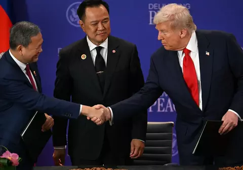 Donald Trump își începe turneul din Asia cu semnarea unui acord de încetare a focului între Thailanda și Cambodgia