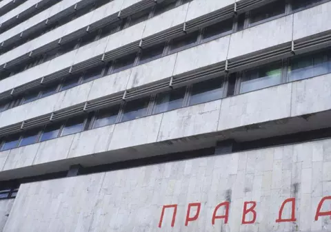 O nouă moarte suspectă în Rusia, fostul director al „Pravda” a căzut de la etajul 14: „Căderile de la fereastră continuă”