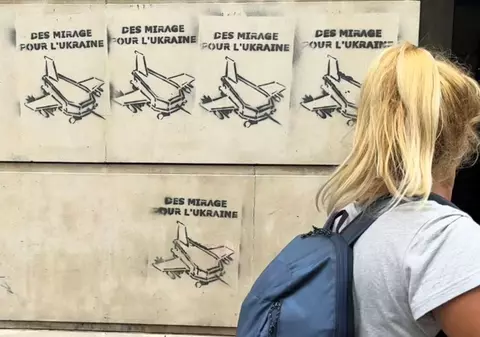 Patru cetățeni din Republica Moldova, judecați la Paris pentru graffiti cu sicrie legate de războiul din Ucraina: „Au demoralizat armata franceză”