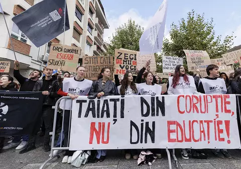 Rămânem țara în care hoții și proștii ne omoară între ei