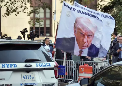 Pe cine mai urâm azi?