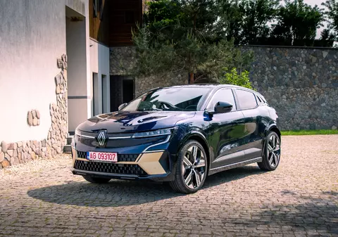 Un proprietar de Renault Megane Electric care a vrut să înlocuiască o simplă bucată de plastic a fost uimit de preț: „Nu poate să coste atât”