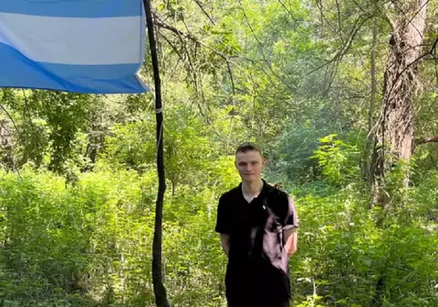 Tânărul care și-a făcut propria țară pe Dunăre: „Republica Liberă Verdis” are deja constituție și pașapoarte