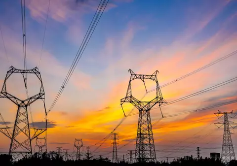 Ce plătesc românii în prețul final la energie electrică. Aproape jumătate din sumă se duce pe alte taxe: „Este o realitate”