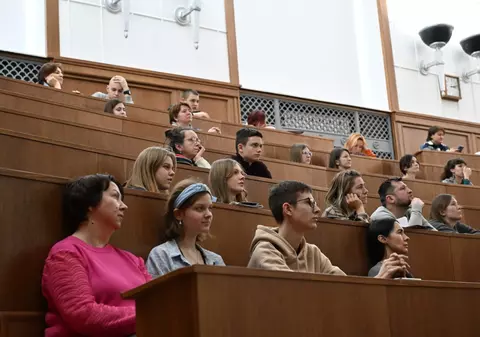 Universitatea București, sancționată pentru discriminare. O  studentă cu dislexie a făcut plângere la CNCD. Care sunt acuzațiile