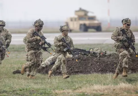 SUA vor să retragă soldați americani din România, îngrijorare în flancul estic al NATO