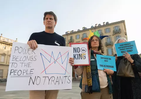 Proteste masive în SUA: sute de mii de oameni au ieșit în stradă și au scandat împotriva lui Trump. „Așa arată democrația”