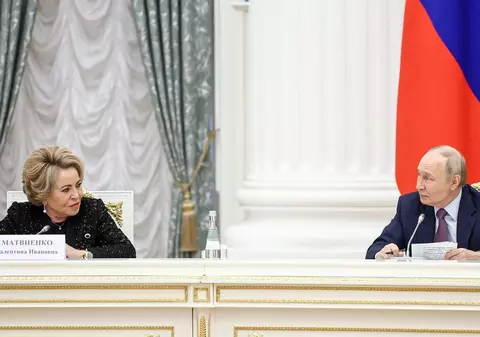 Vladimir Putin le-a trasat rusoaicelor o „normă” de copii și le-a transmis să nu amâne momentul să devină mame: „Familiile de țărani aveau câte zece membri”