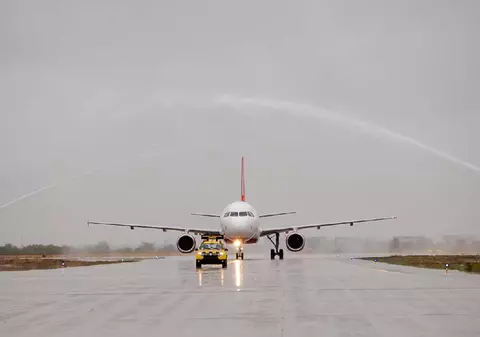 Premieră pentru Aeroportul Internațional Craiova: au fost inaugurate zborurile directe către Istanbul