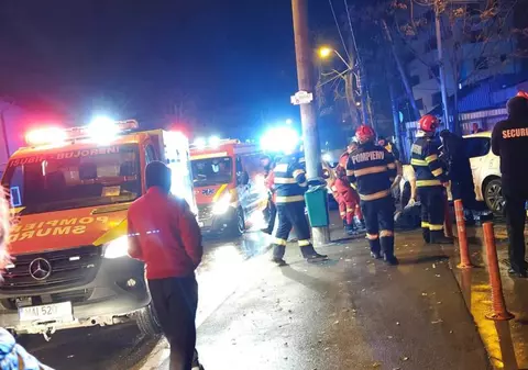 Patru oameni au fost spulberați de o mașină într-un accident pe bulevardul Uverturii din București