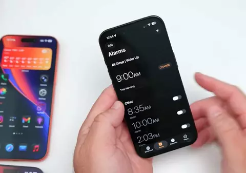 Actualizarea iOS aduce frustrări: noua alarmă de pe iPhone îi scoate din sărite pe utilizatori