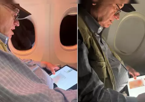 Politician filmat uitându-se la poze cu femei dezbrăcate, în timp ce călătorea cu avionul, în SUA: „Dacă trebuie să zbori peste țară, te uiți la multe lucruri pe tabletă”