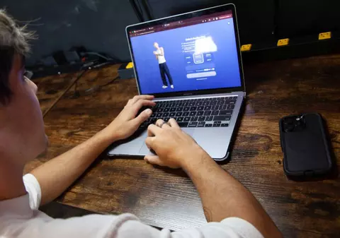 Chatbot inspirat din „Game of Thrones”, acuzat că a convins un băiat de 14 ani să se sinucidă: „Îl iubea și îi cerea să vină în viața de apoi”