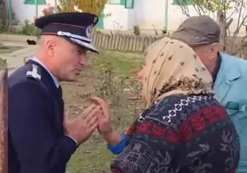 Oamenilor din Ceatalchioi le este frică să plece. O femeie care refuză să fie evacuată: „Nu plec, domnule… Ce mănânc eu iarna?”