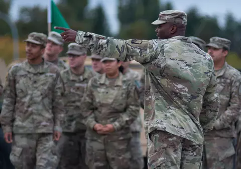 Un ginecolog militar și-a filmat în secret pacientele: „Armata a acoperit un prădător în uniformă”
