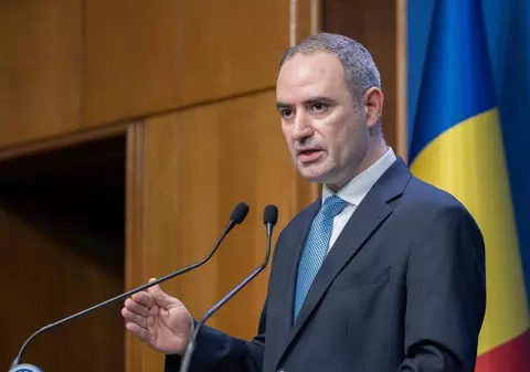 Ministrul Finanțelor spune că salariul minim nu trebuie mărit „în acest moment” și respinge ideea unui infringement